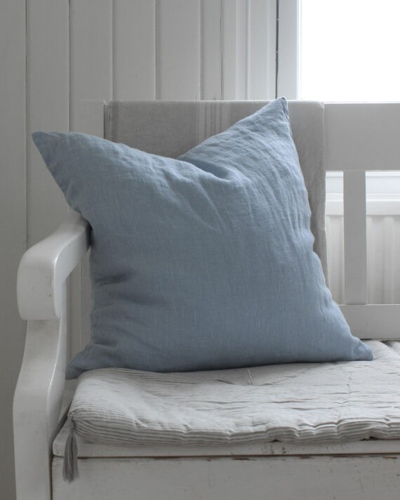 Heaven Linen 50 x 50 tyynynpäällinen taivaansininen