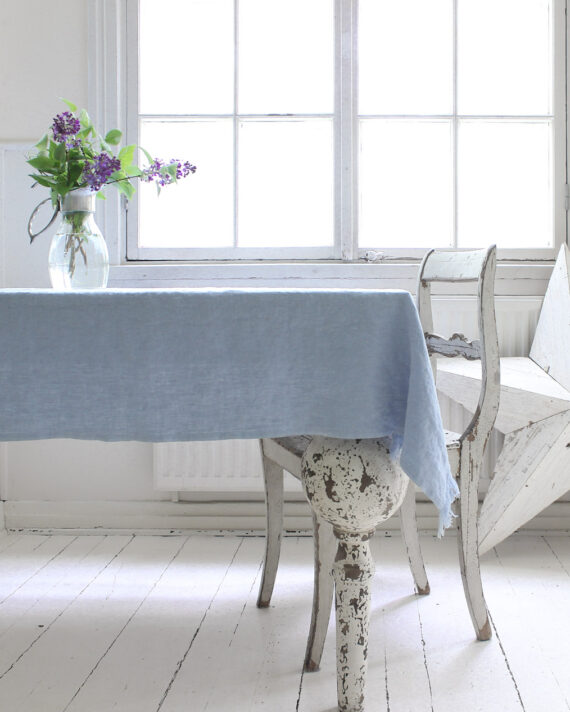 Heaven Linen pöytäliina 145 x 250 taivaansininen